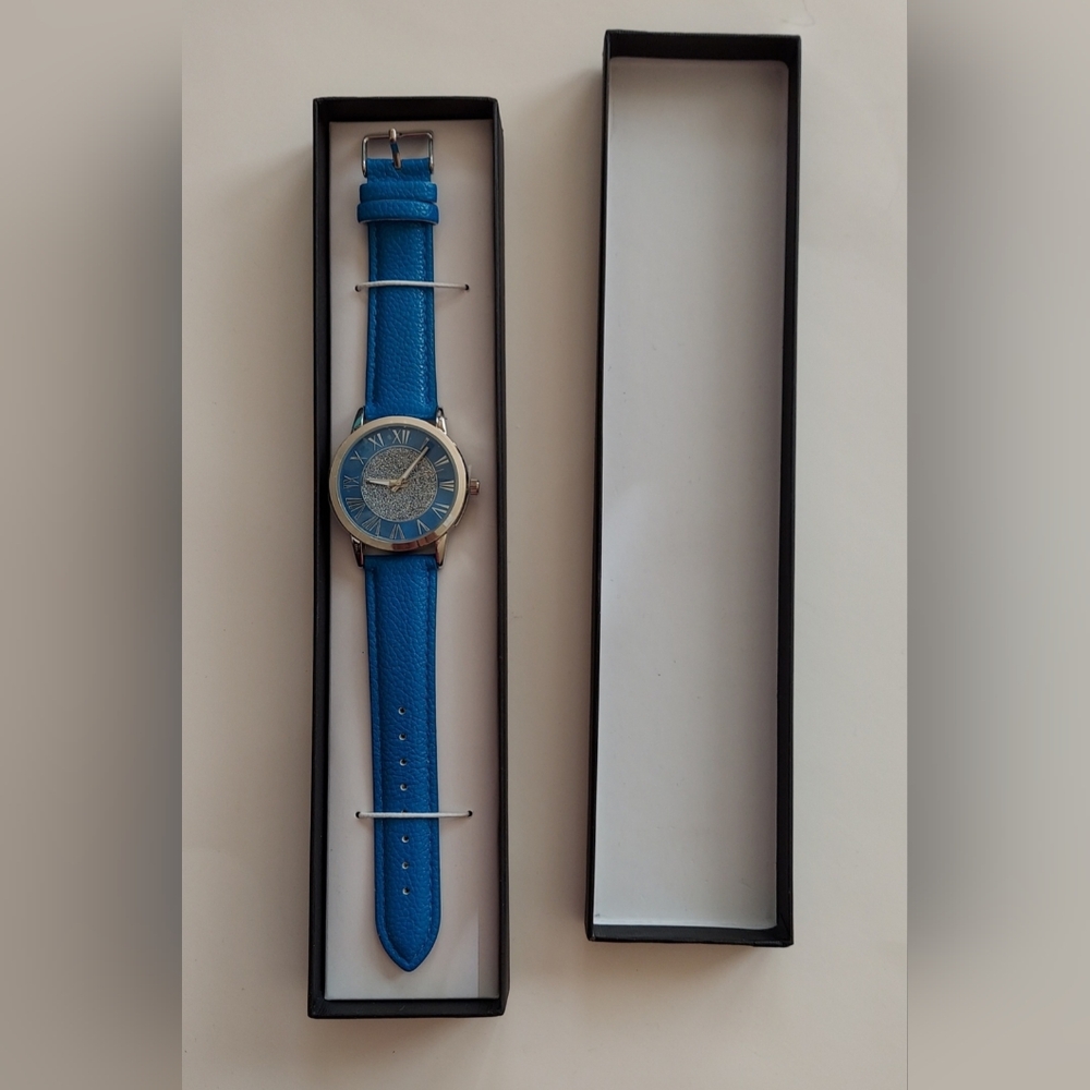 New Croton Manhattan Blue Strap Wrist Watch Timepeice Silvertone Case New In Box